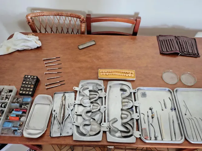 Utensílios de dentista 