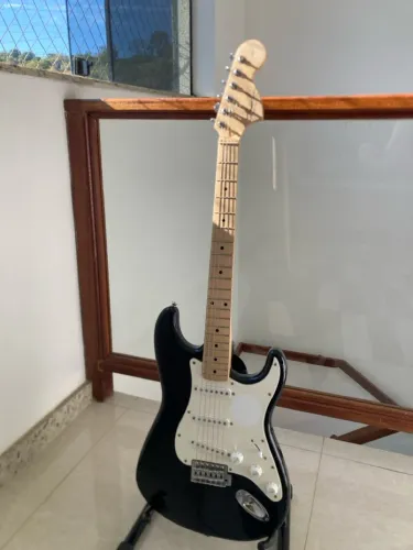 Guitarra Squier Fender Affinity Stratocaster