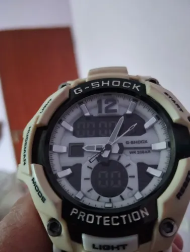G shock . Ponteiros parados. Só digital em funcionamento