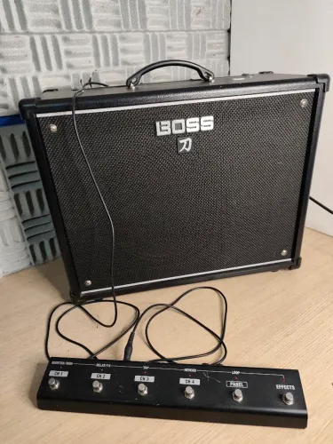 Amplificador de Guitarra Boss Katana 100 MkI com pedal GAFC
