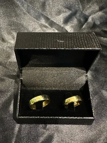 Par de alianças de ouro 18k