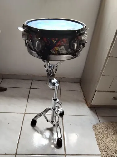 Caixa estante para bateria 