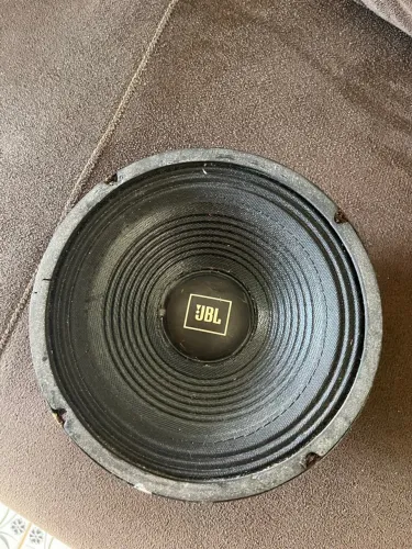 Vende se alto falante de 8