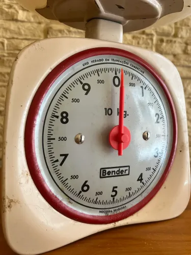 Antiga balança bender de cozinha