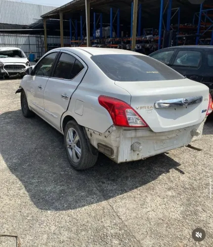 Sucata Nissan Versa 1.6 2017 - 25/07