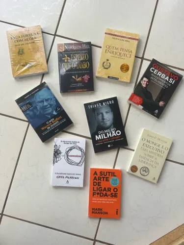 Coleção de 9 Livros de Economia e Investimento 