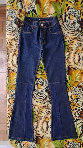 Calça Feminina Flare - Tam. 38 