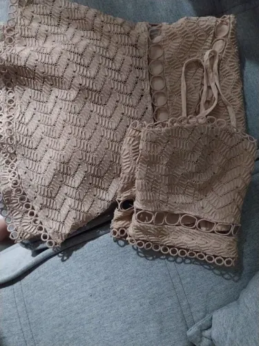 Lindo conjunto saia e cropped.