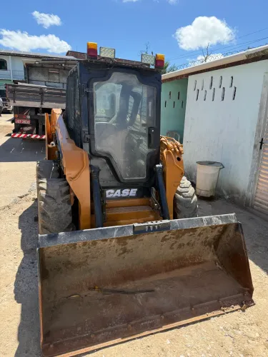 Mini carregadeira case 185