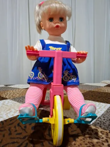 Boneca Tippy com Triciclo