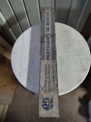 Pantógrafo de Madeira