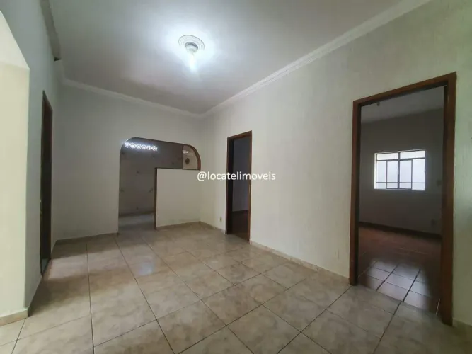 Casa para locação, 03 Quartos, no bairro Vale do Jatobá