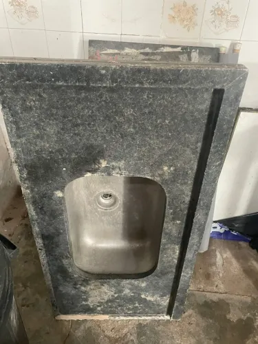 PIA EM GRANITO PRETO AMEIXA