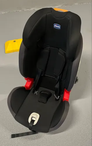 cadeira auto chicco youniverse com isofix 9 a 36kg jet black