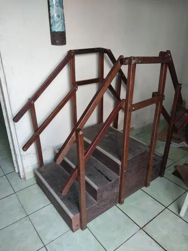 Escada para reabilitação e fisioterapia 