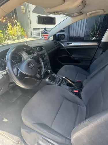 Volkswagen Golf Comfortline 1.0 TSI Total Flex Mec. 2017