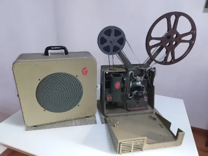 Projetor de filmes de cinema 16mm Victor U.S.A, vintage