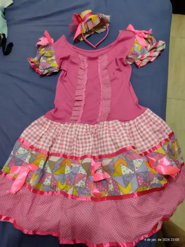 Vestido de Quadrilha feminino com chapéu de arco 
