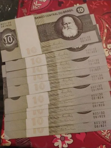 10 cédulas sequenciais de 10 cruzeiros