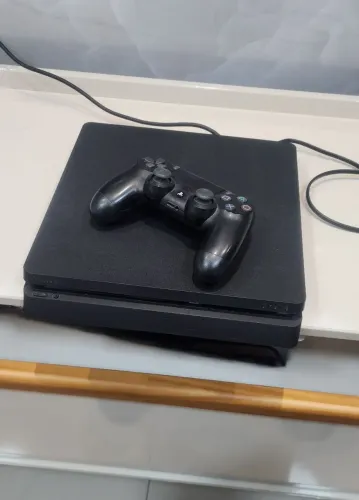 PS4 Slim 500 GB - Único Dono | Excelente Estado