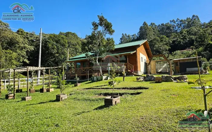 chácara com terreno plano casa mobiliada em Águas Mornas