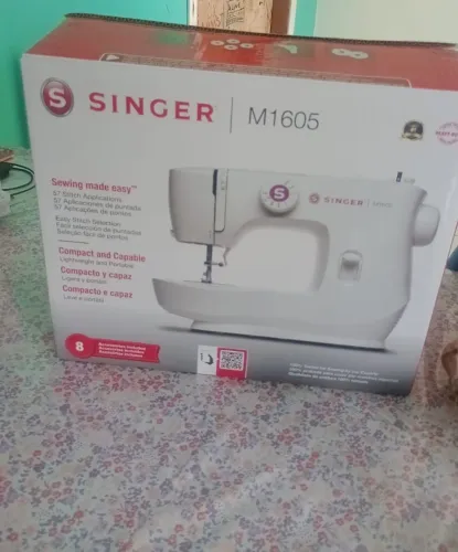 Máquina de custura Singer
