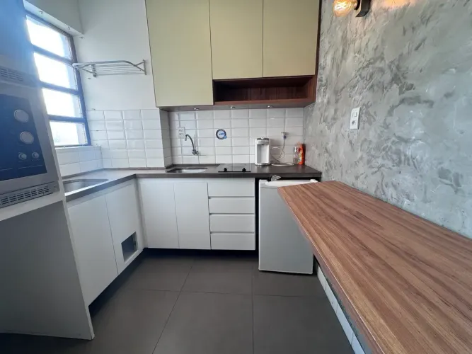 Apartamento de 01 dormitório mobiliado na Cidade Baixa