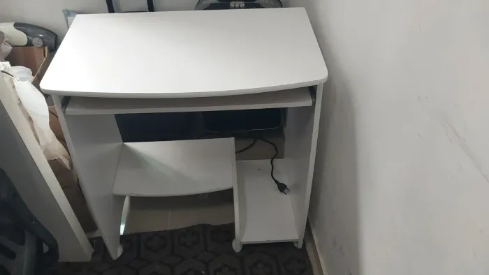 Mesa/RACK de Computador. Mesa de de Escritório. Cadeira Giratória. Mesa Dobrável.