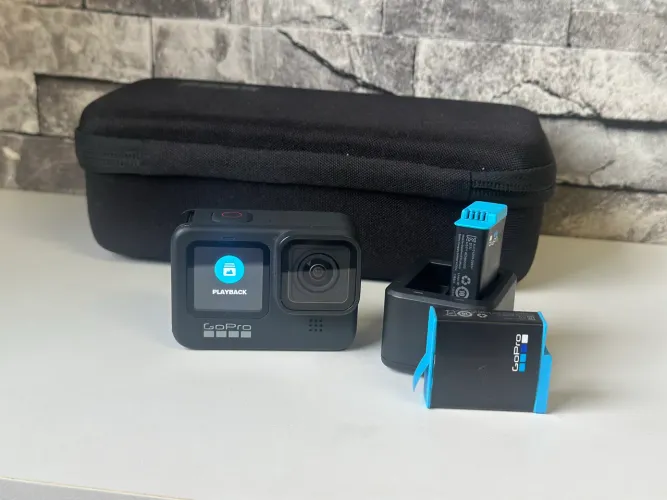 GoPro HERO9 Black + 2 Baterias + Carregador + Kit de Acessórios