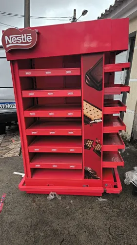 Vendo expositor Nestlé por R$400. Retirada em Realengo