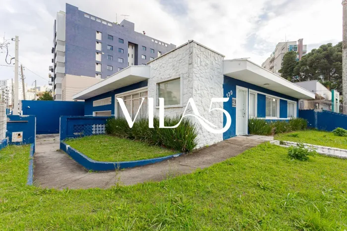 Casa comercial terrea com 6 salas, acesso com rampa e garagem para venda e locação no bair