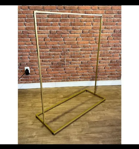 Arara de Metalon