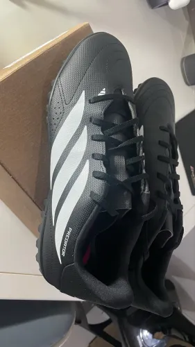 Chuteira Adidas Predator preta 