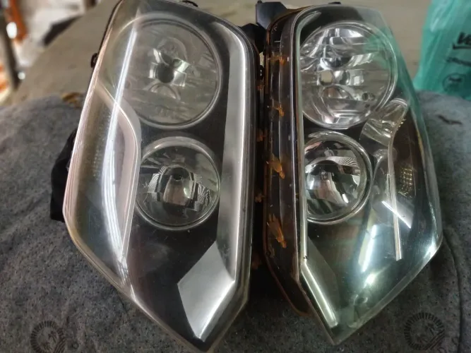 Par De Farol Amarok Máscara Negra - Original