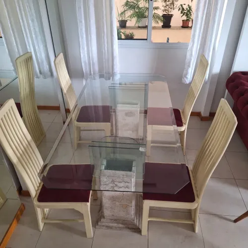 Vendo mesa + 5 cadeiras