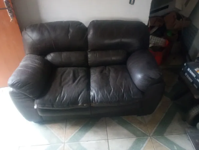 Sofá 2 lugares couro legítimo
