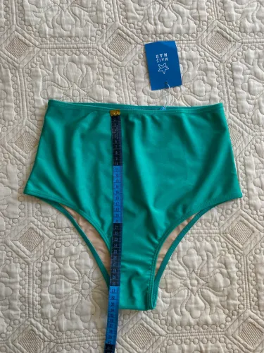 Hot pants tamanho g cor verde água marca mais mar