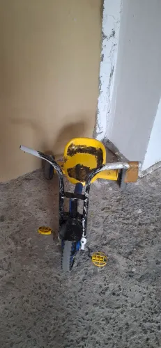 Triciclo infantil para doação