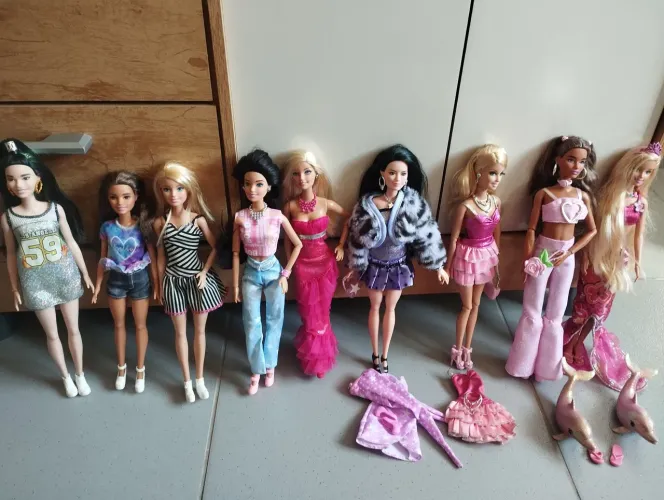 Reposição de Diversas Barbies 