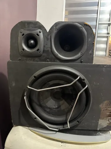 Vende-se caixa trio 