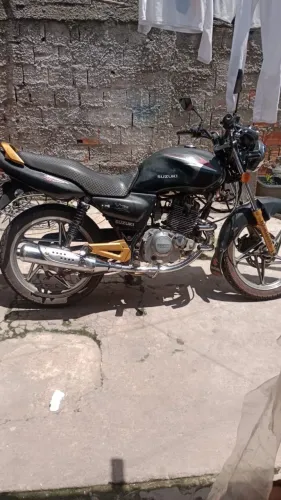 Moto Suzuki Yes 125