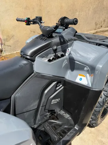 Quadriciclo Can am 650 2025