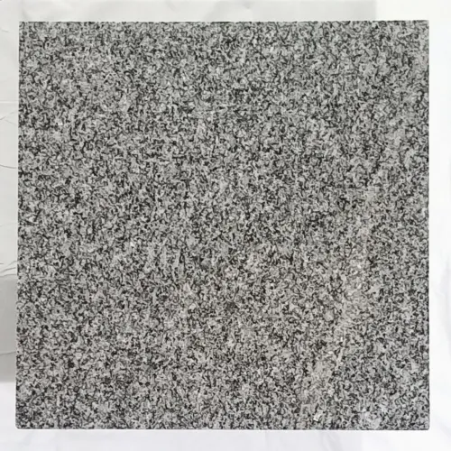 Tampo para mesa pequena de granito cinza. 55 cm x 55 cm x 1,3 cm. SEM A BASE.