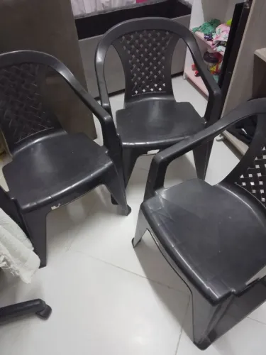 Três Cadeiras plástica