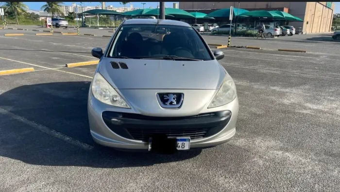 Peugeot 207 XR 1.4 Flex 8V 3P 2010