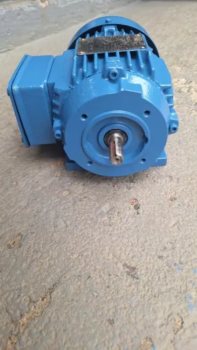 Motor elétrico trifásico 0.75 cv rotação: 1705 baixa rotação.