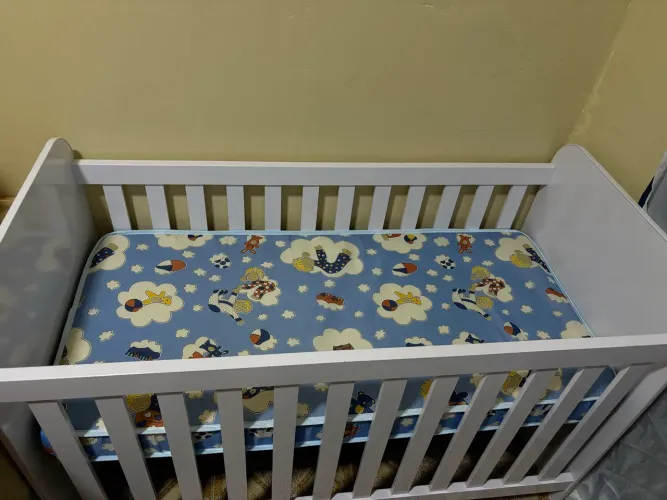 Vendo berço de bebê com colchão