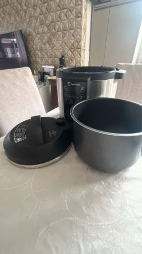 Panela de pressão elétrica