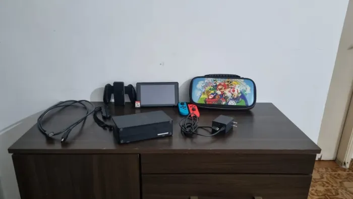 Console Nintendo Switch + Case