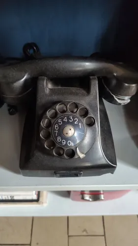 Telefone antigo em braquelite da Ericsson 